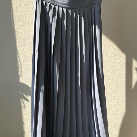 Dresses & Skirts - Elegant Gray Pleated Skirt